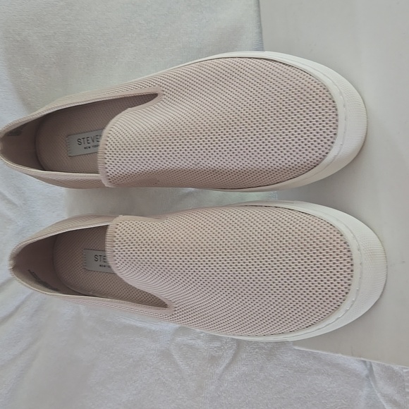 Steve Madden Shoes - Women's Steve Madden Slip on Blush Shoes Size 9.5 New in Box